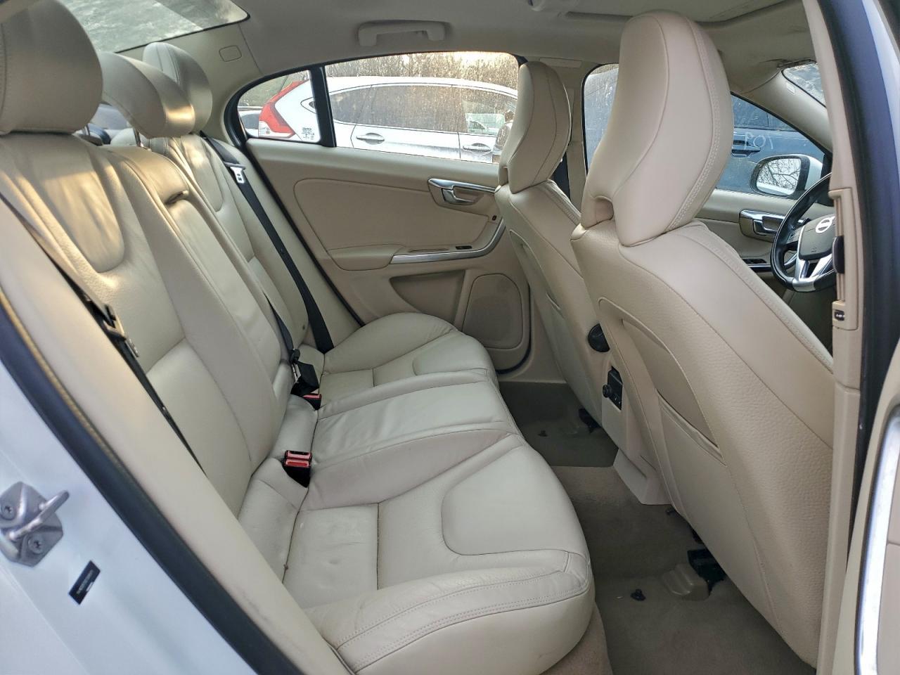 2014 VOLVO S60