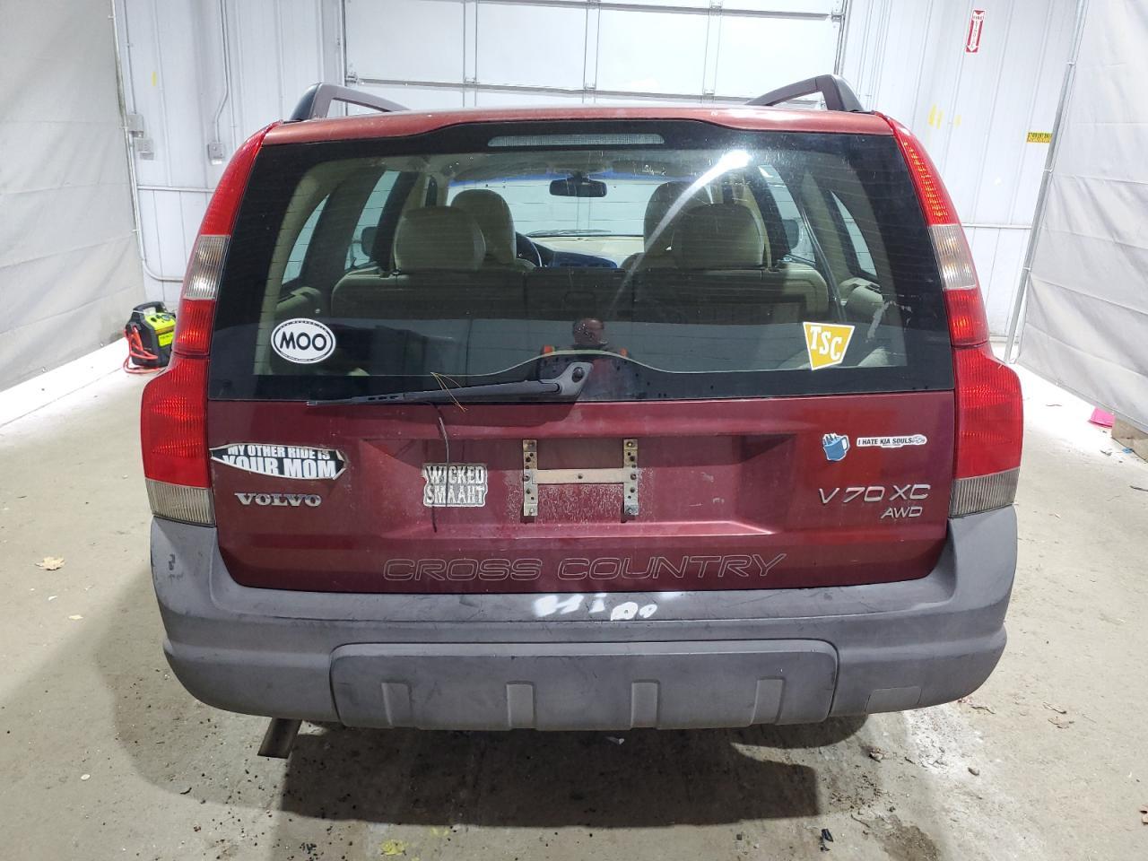 2002 VOLVO V70