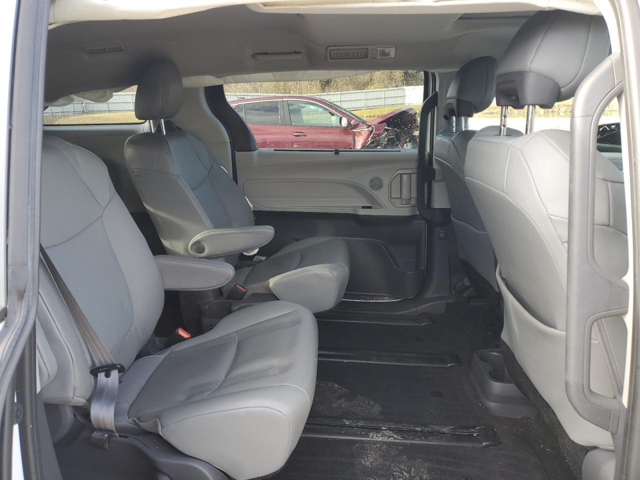 2021 TOYOTA SIENNA