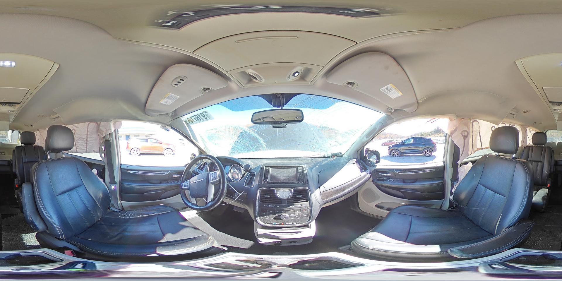 2012 CHRYSLER Town & Country