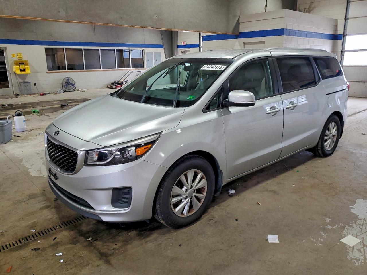 2016 KIA SEDONA