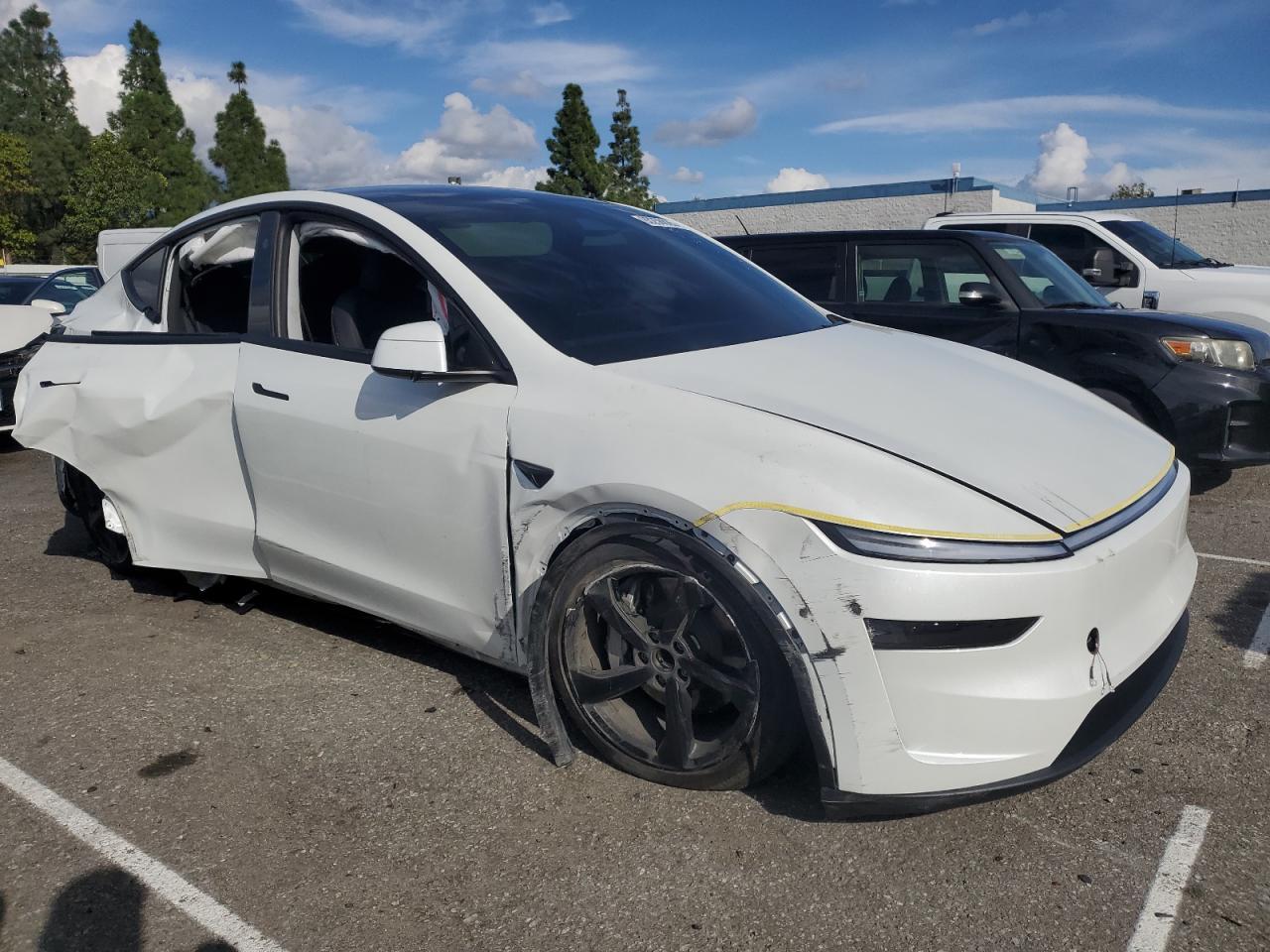 2026 TESLA MODEL Y