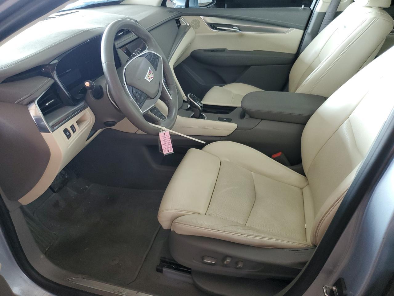 2017 CADILLAC XT5