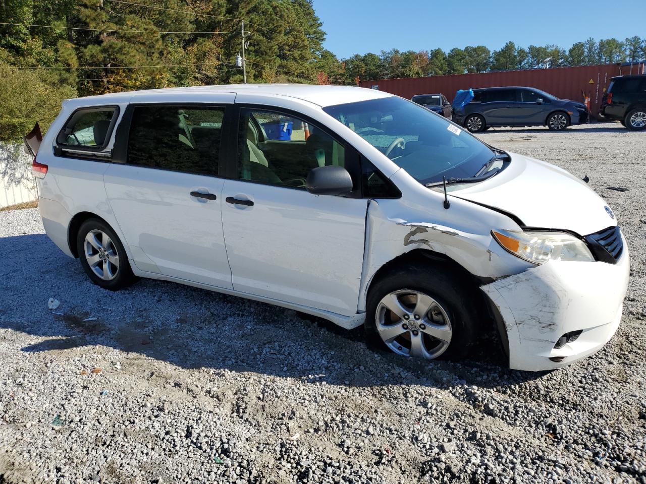 2014 TOYOTA SIENNA