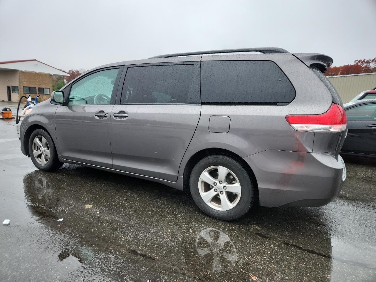 2012 TOYOTA SIENNA