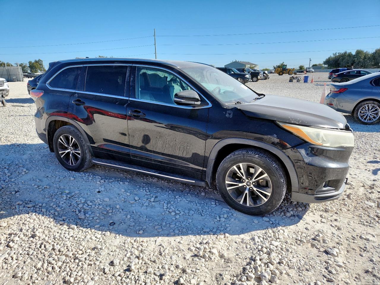 2016 TOYOTA HIGHLANDER