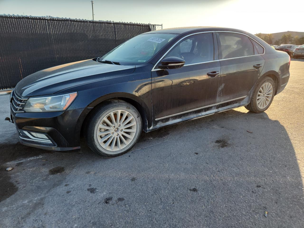 2016 VOLKSWAGEN Passat