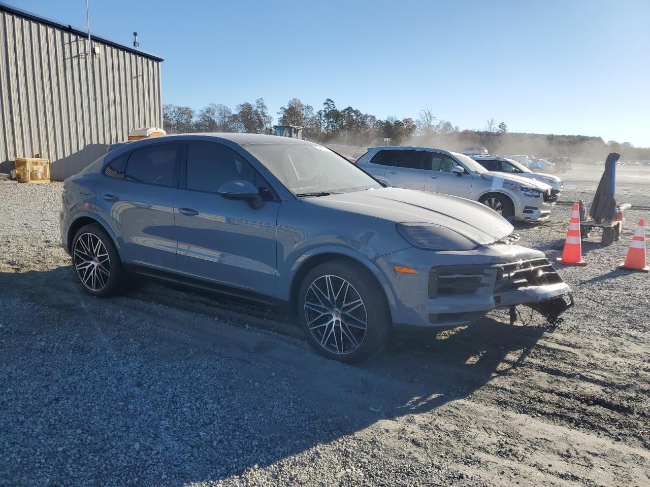 2025 PORSCHE CAYENNE