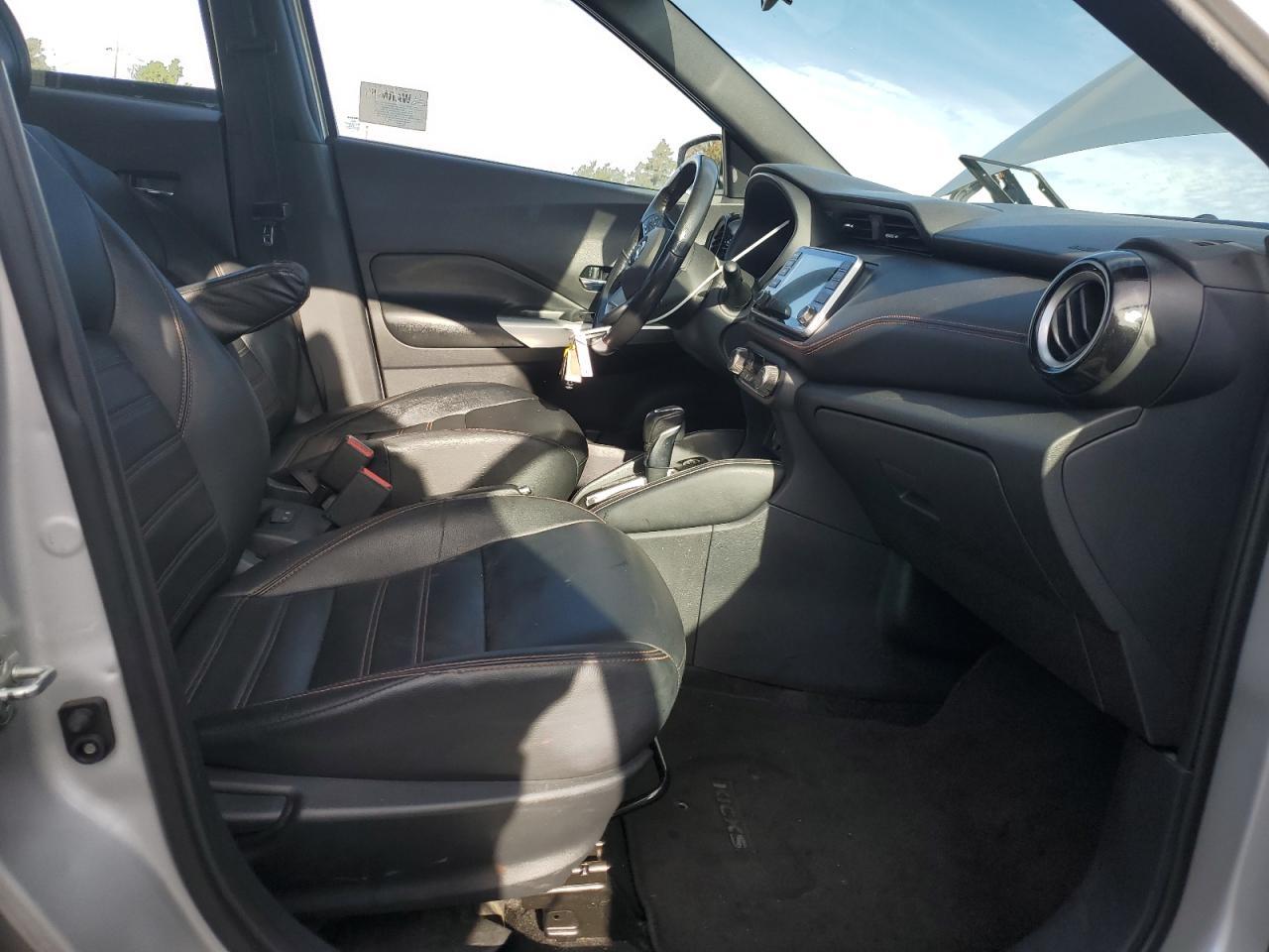 2020 NISSAN KICKS