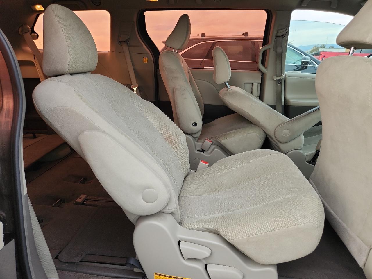 2013 TOYOTA SIENNA