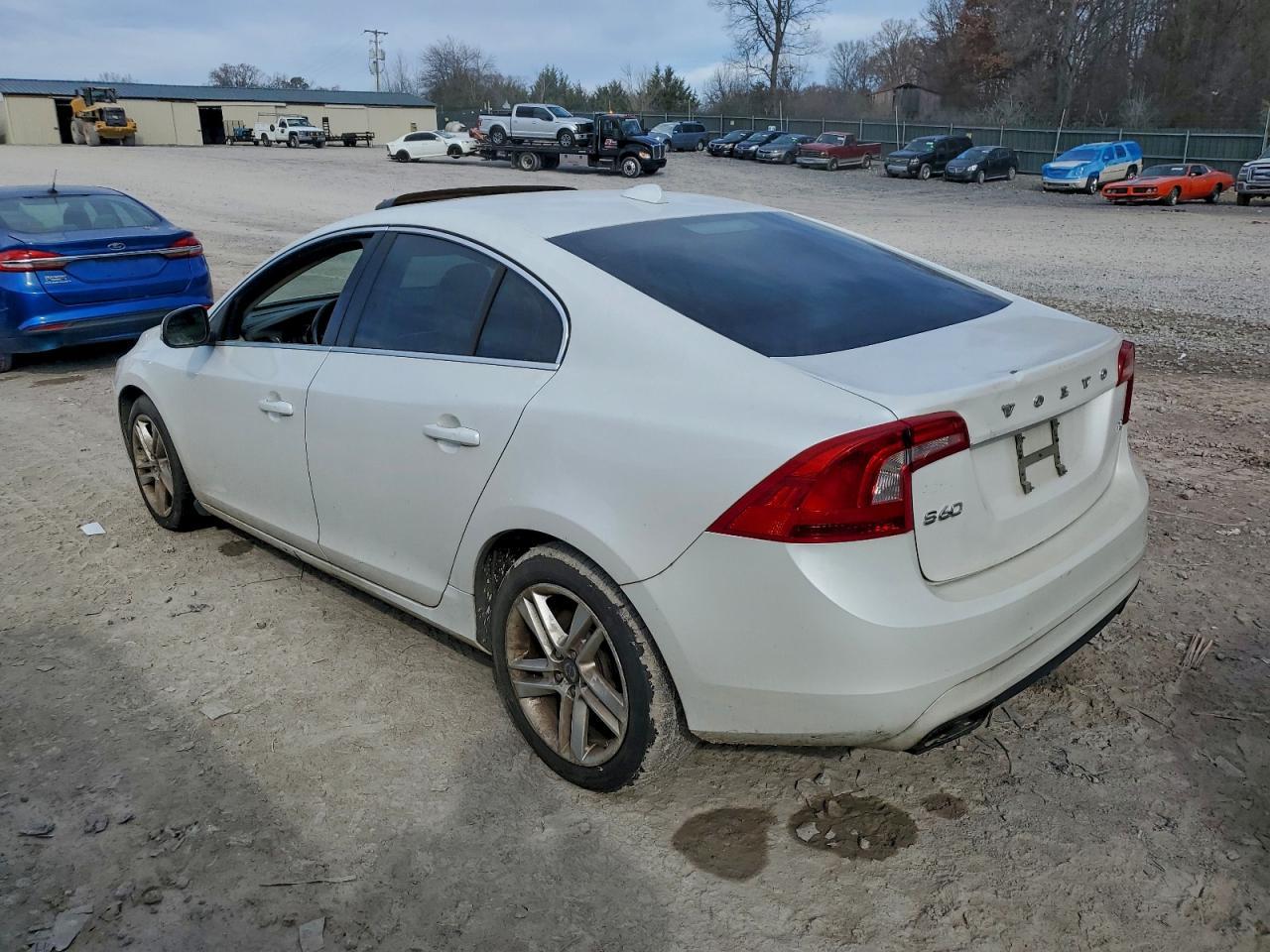 2015 VOLVO S60