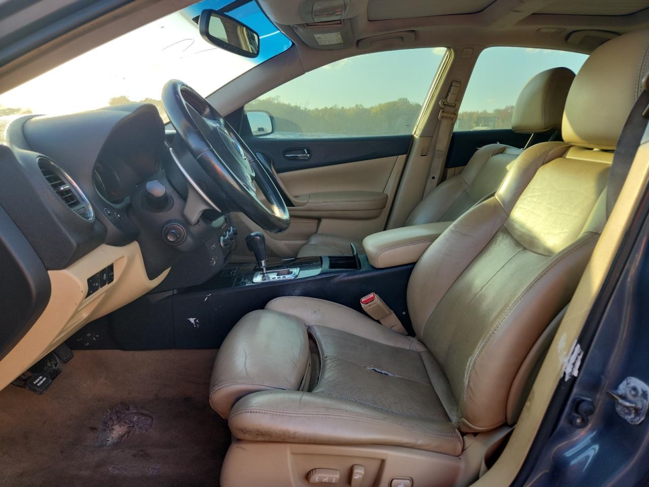 2010 NISSAN Maxima