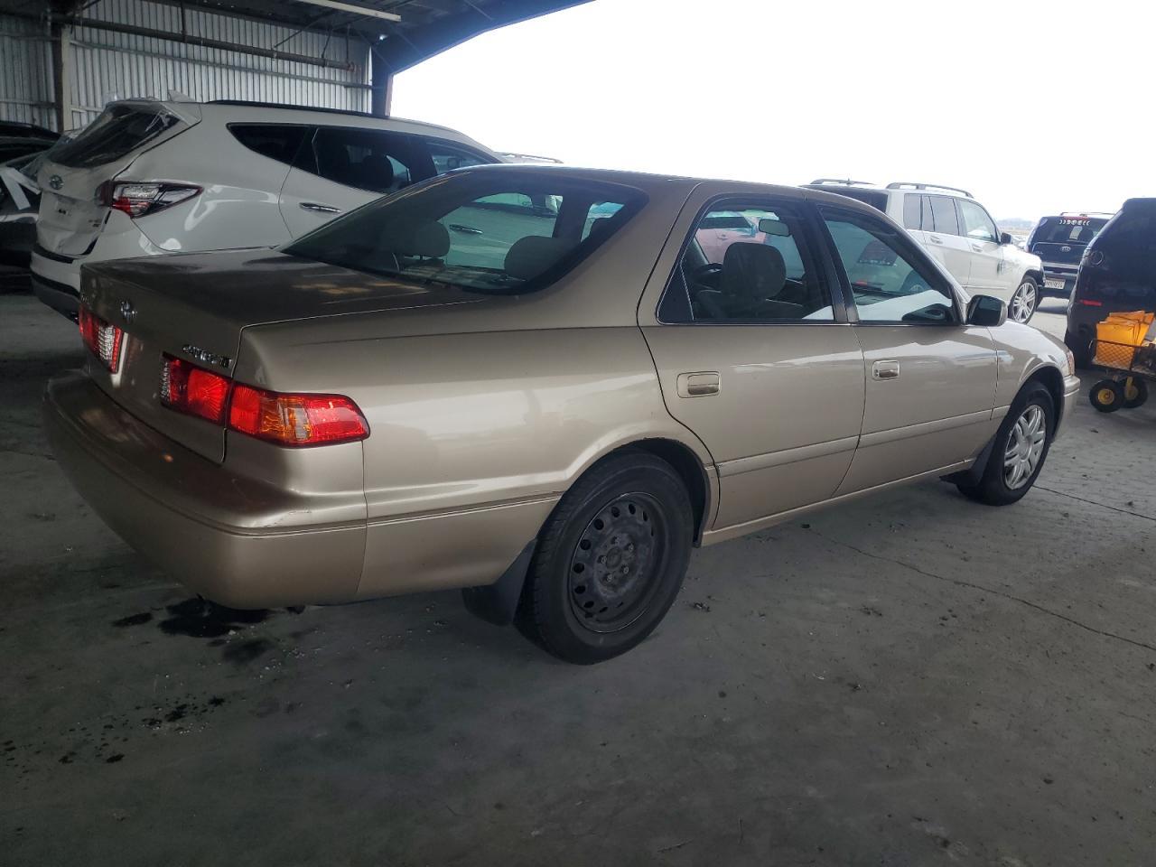 2001 TOYOTA CAMRY