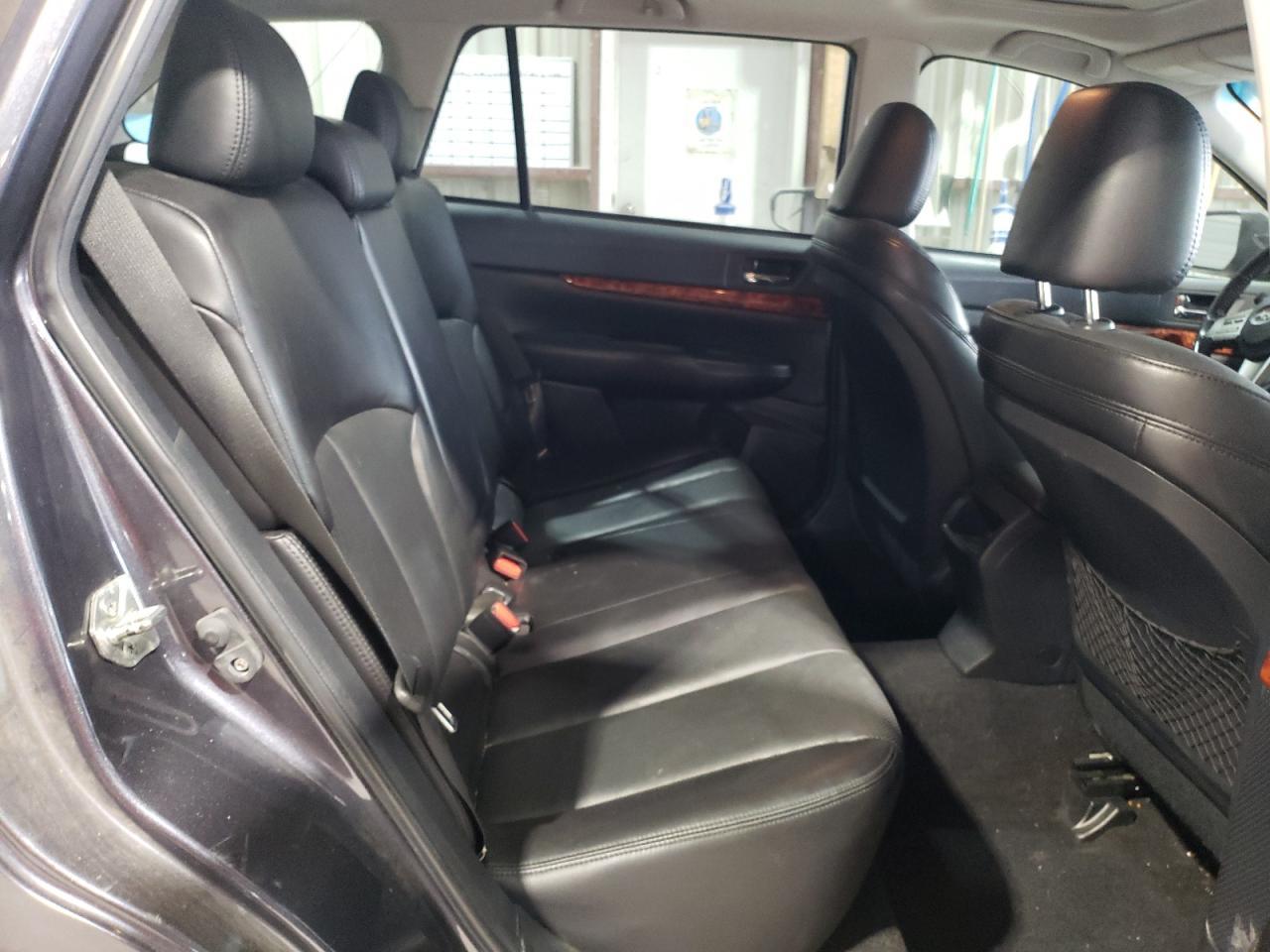 2010 SUBARU Outback
