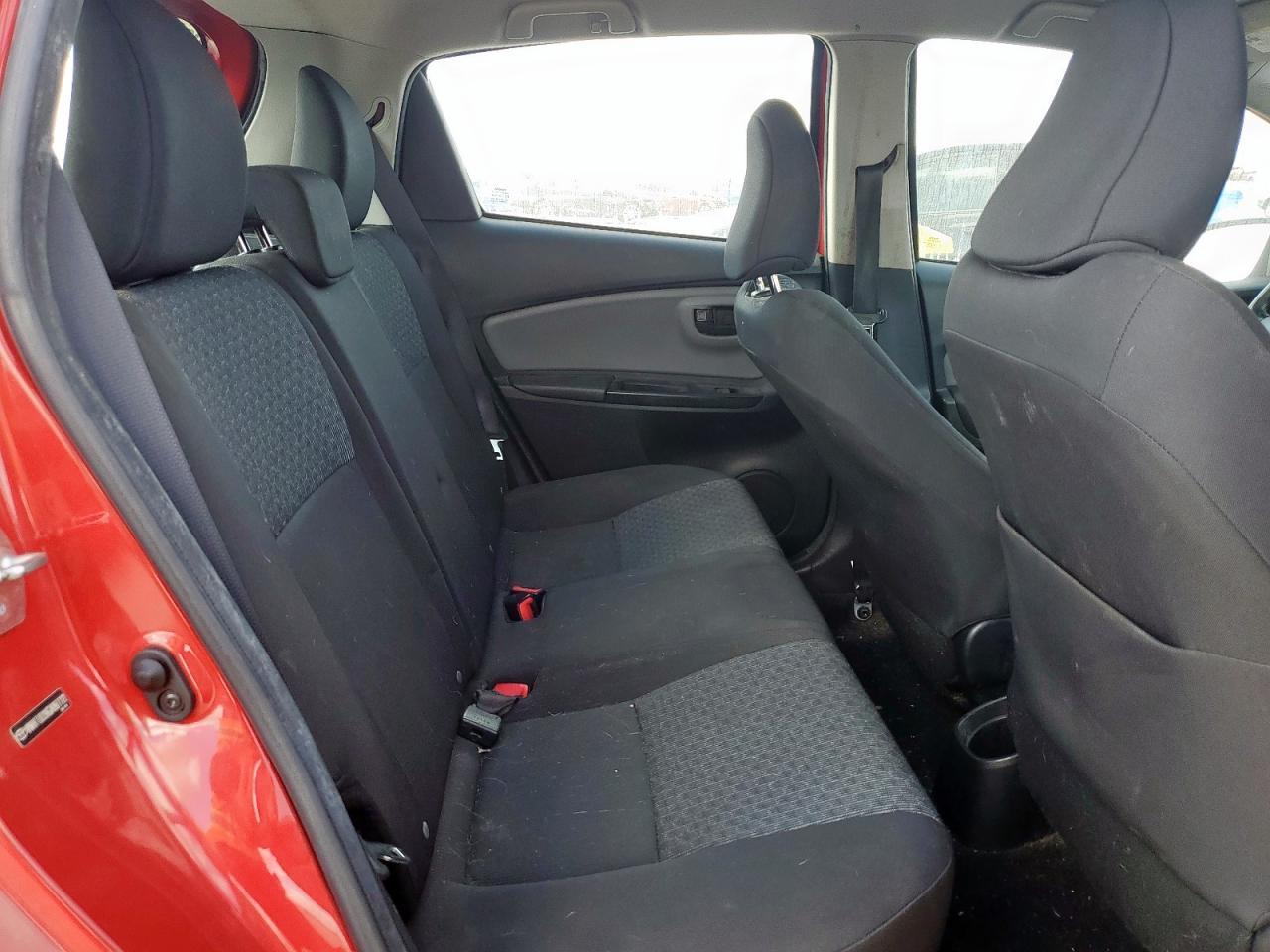 2016 TOYOTA YARIS