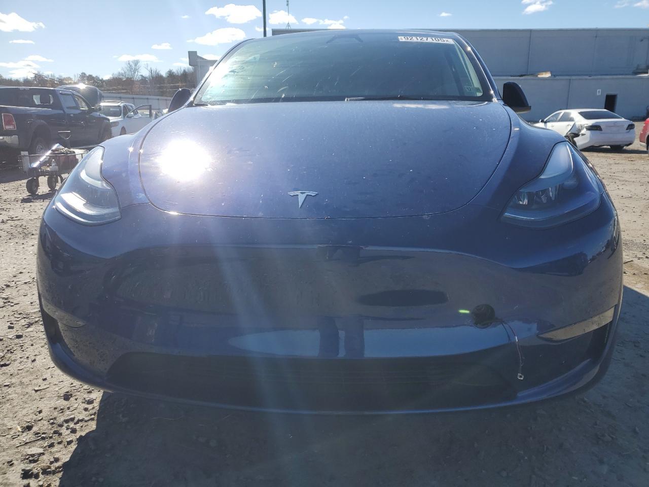 2025 TESLA MODEL Y