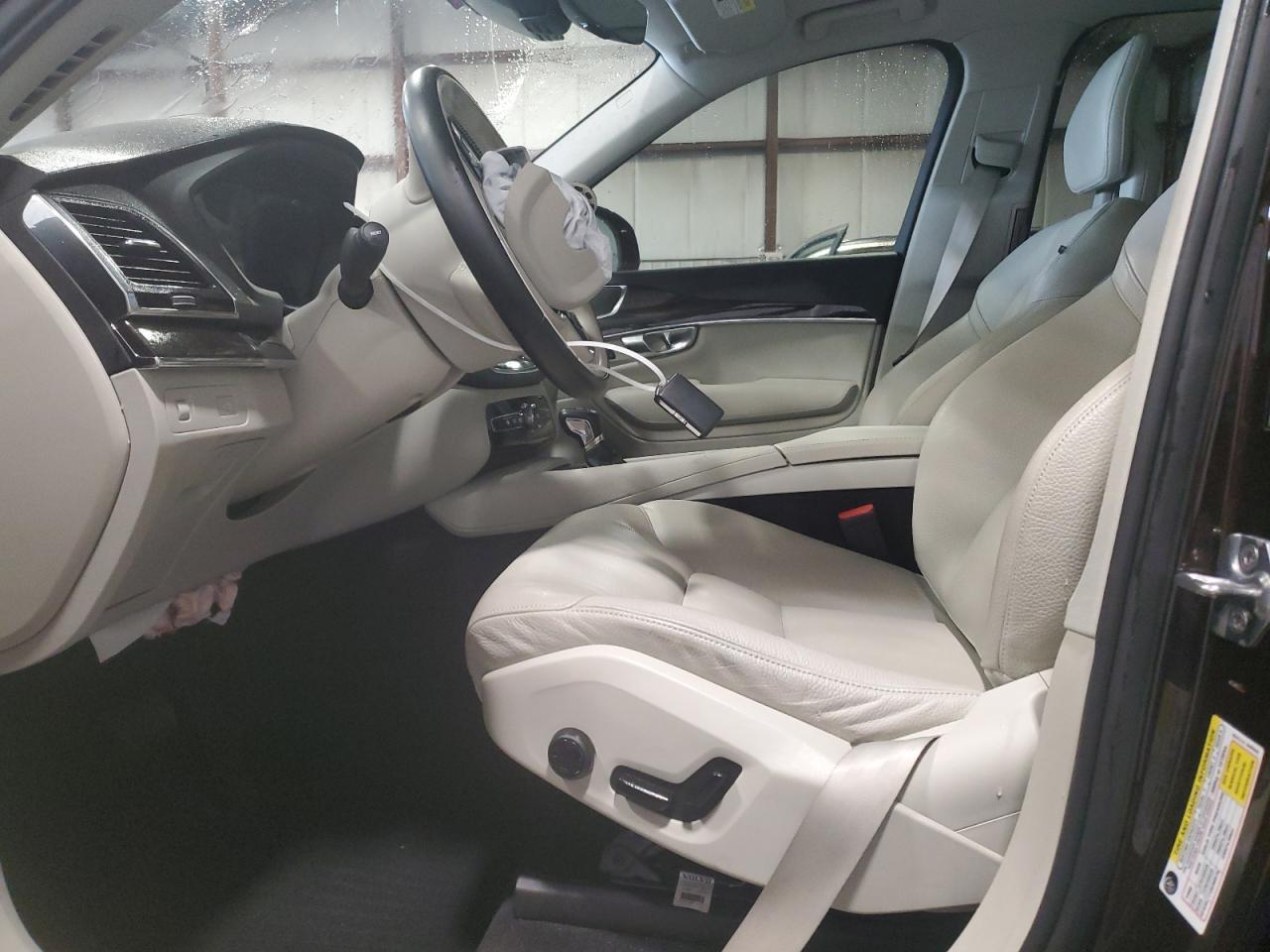 2018 VOLVO XC90