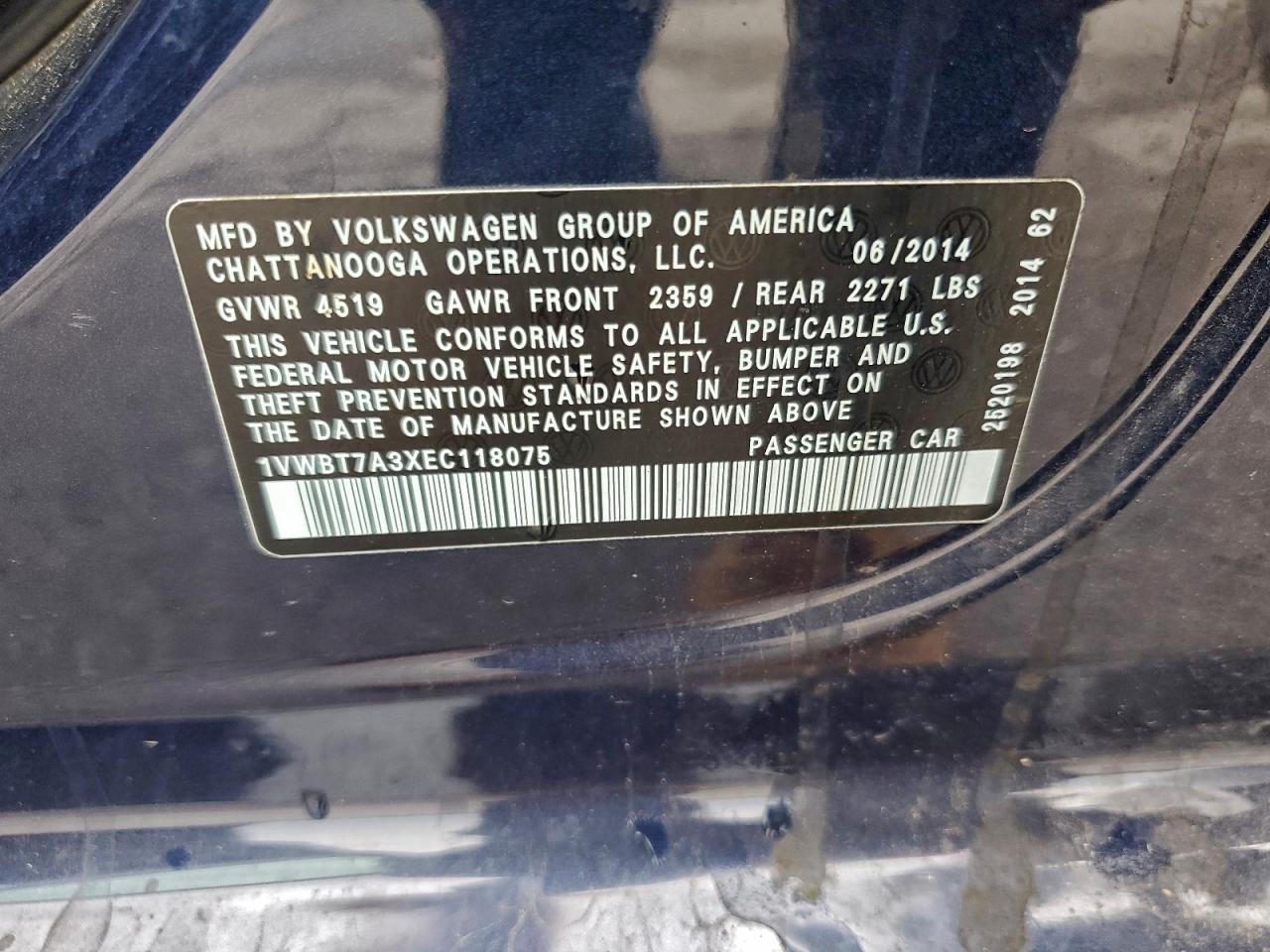2014 VOLKSWAGEN Passat