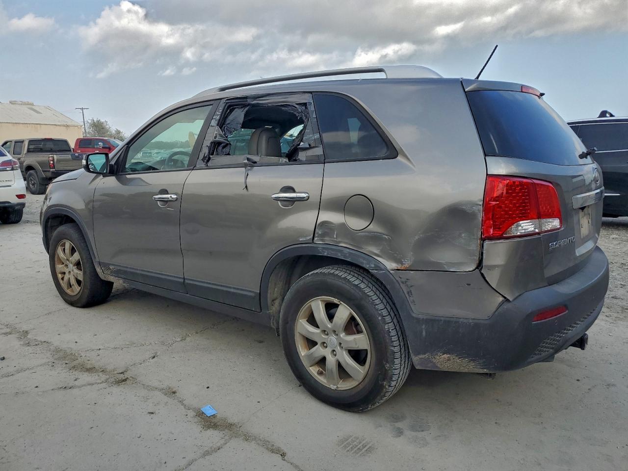 2011 KIA SORENTO