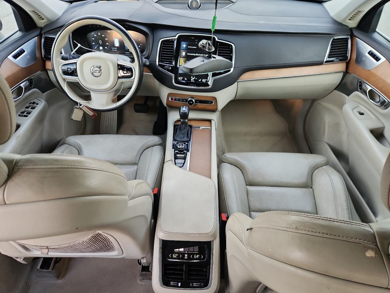 2016 VOLVO XC90
