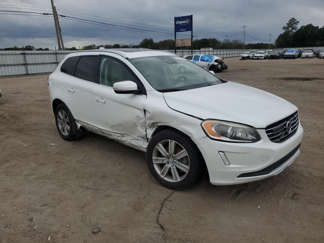 2016 VOLVO XC60