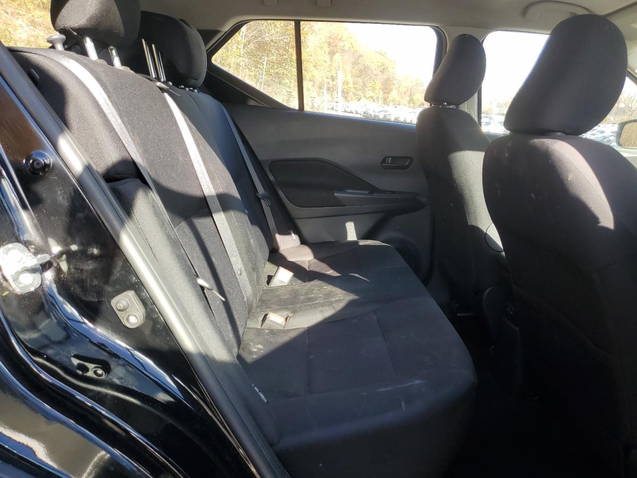 2023 NISSAN KICKS