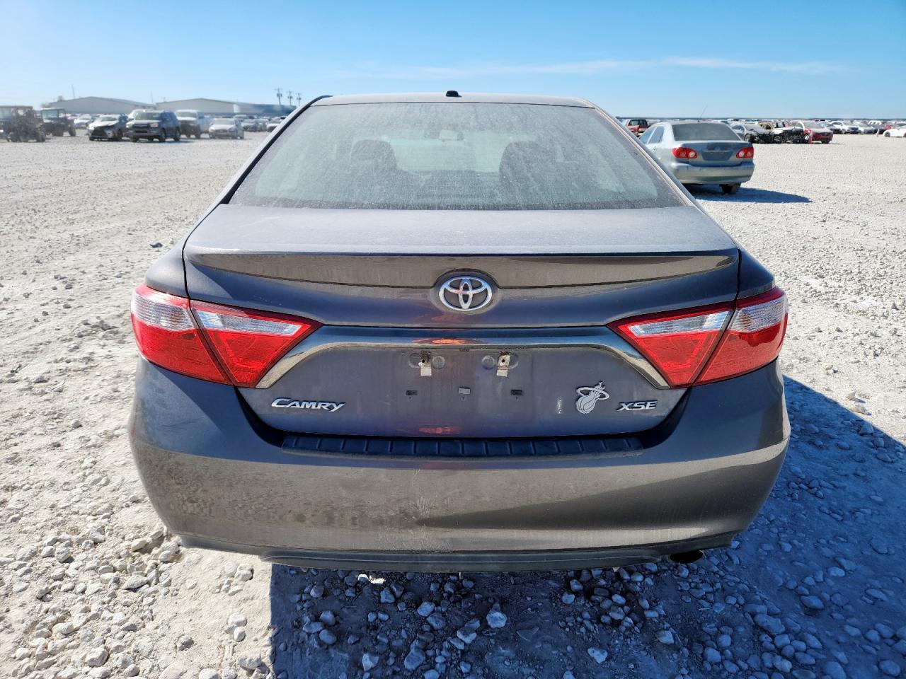 2016 TOYOTA CAMRY