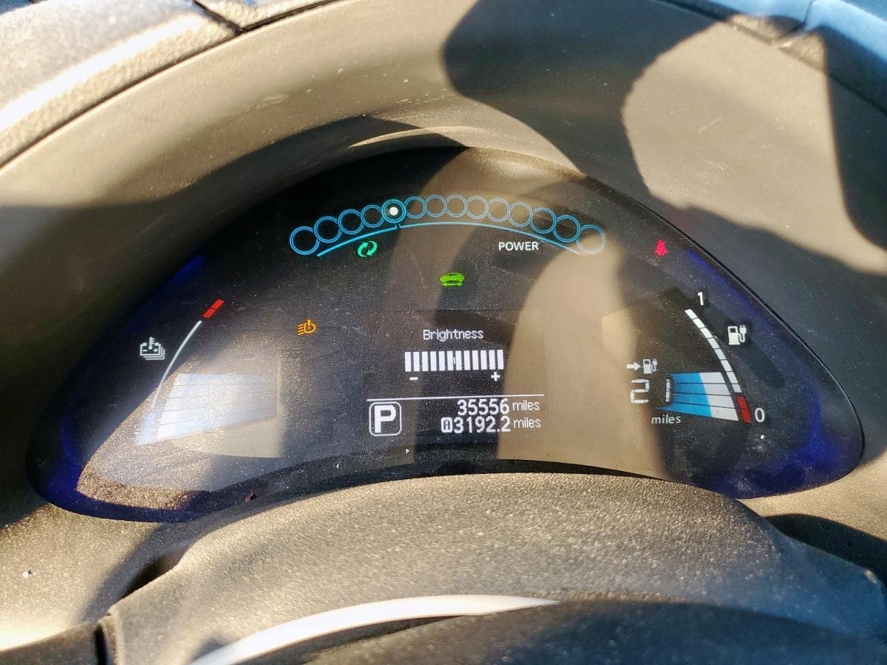 2015 NISSAN LEAF