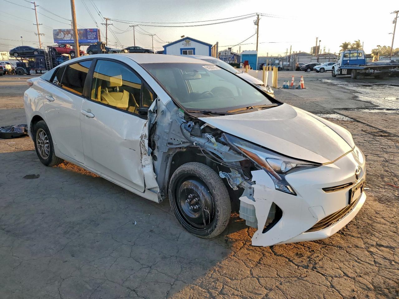2016 TOYOTA PRIUS