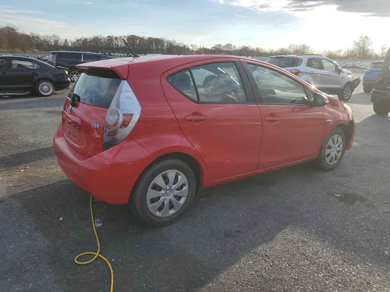2013 TOYOTA Prius c