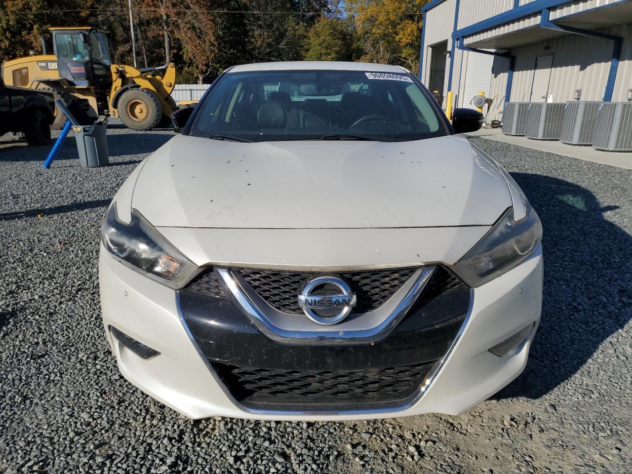 2017 NISSAN Maxima