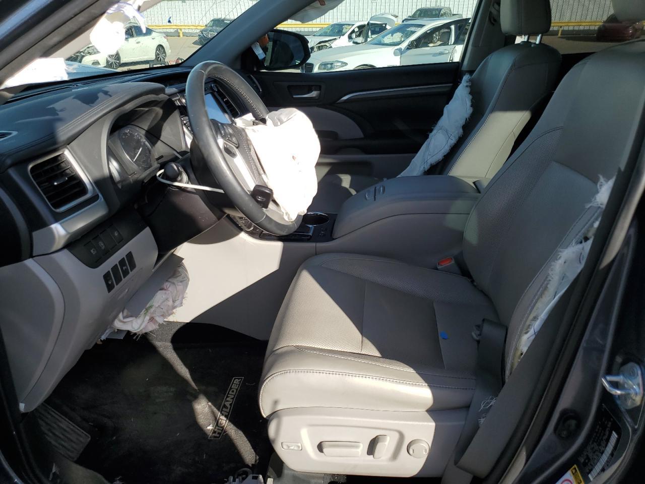 2018 TOYOTA HIGHLANDER