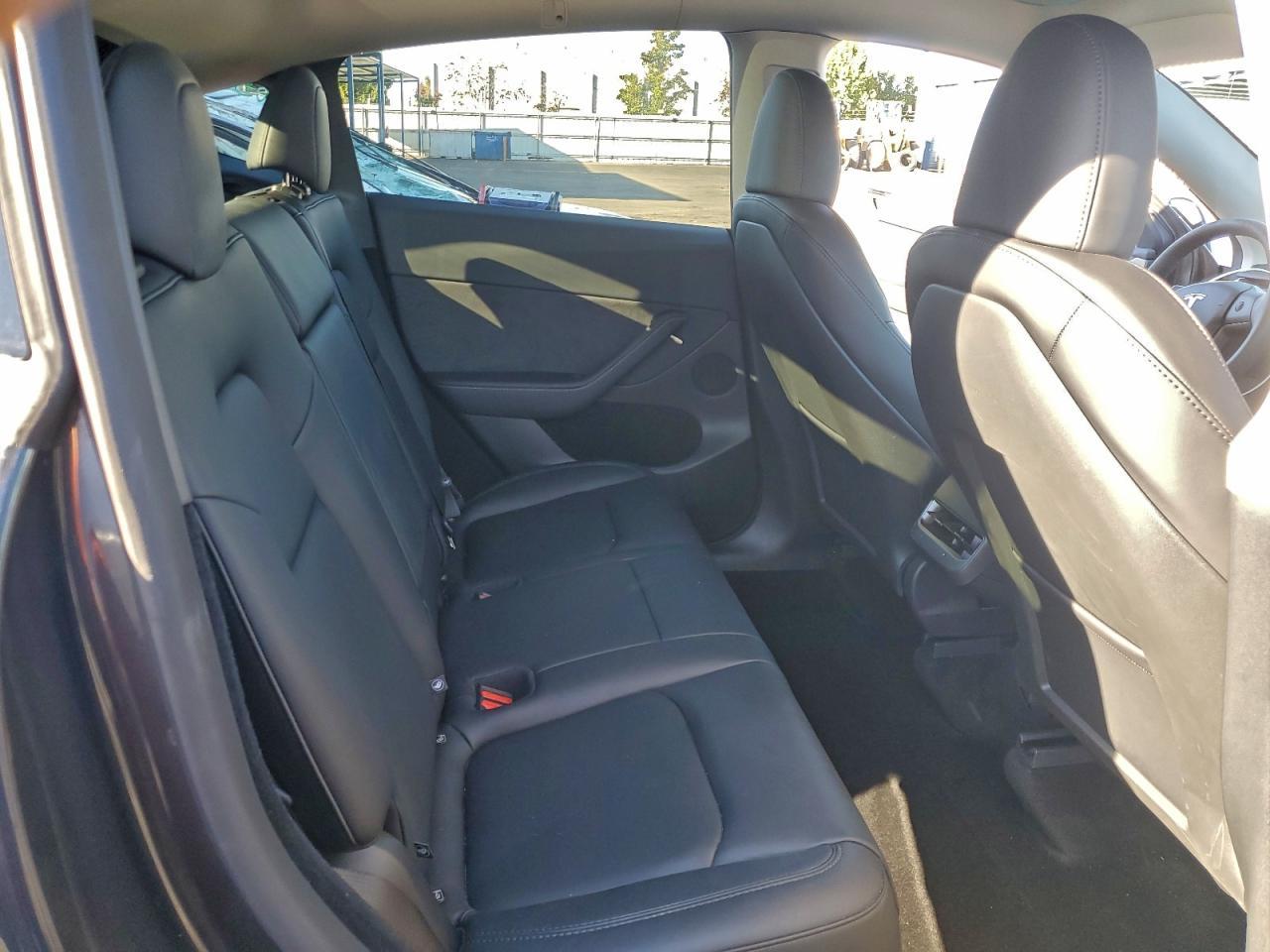 2025 TESLA MODEL Y