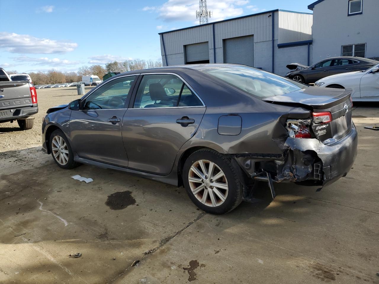 2014 TOYOTA CAMRY
