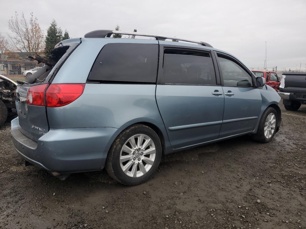 2008 TOYOTA SIENNA