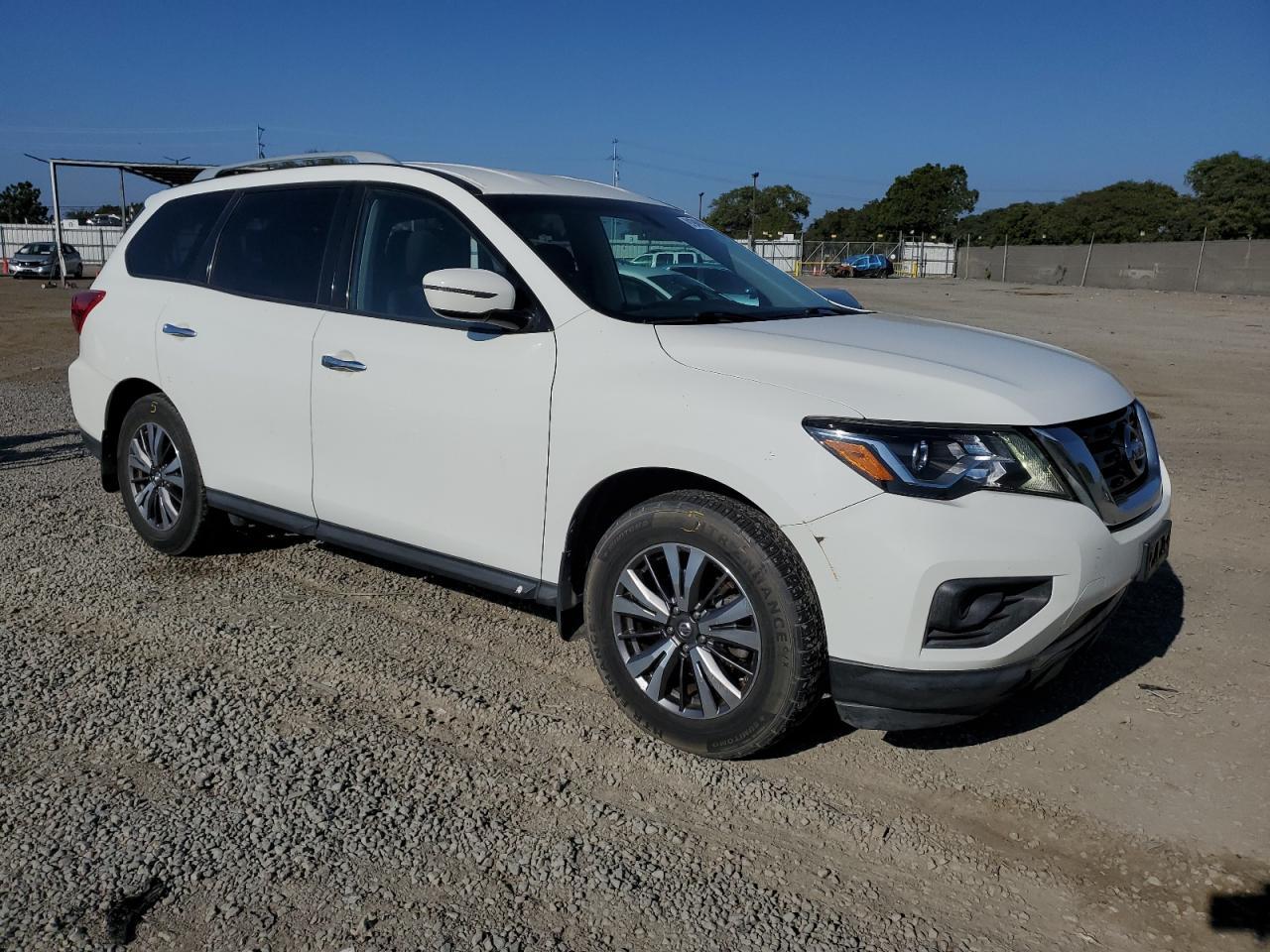 2017 NISSAN PATHFINDER