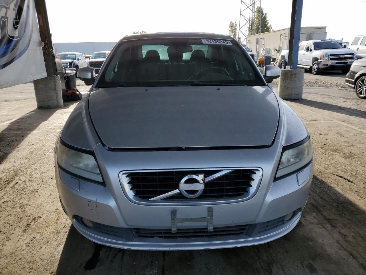 2011 VOLVO S40
