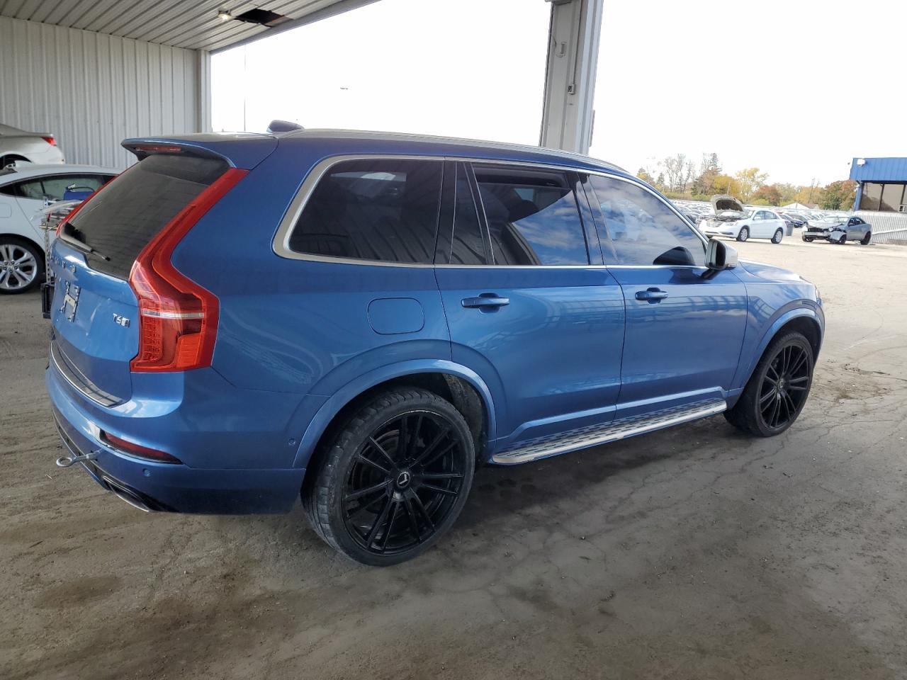 2016 VOLVO XC90