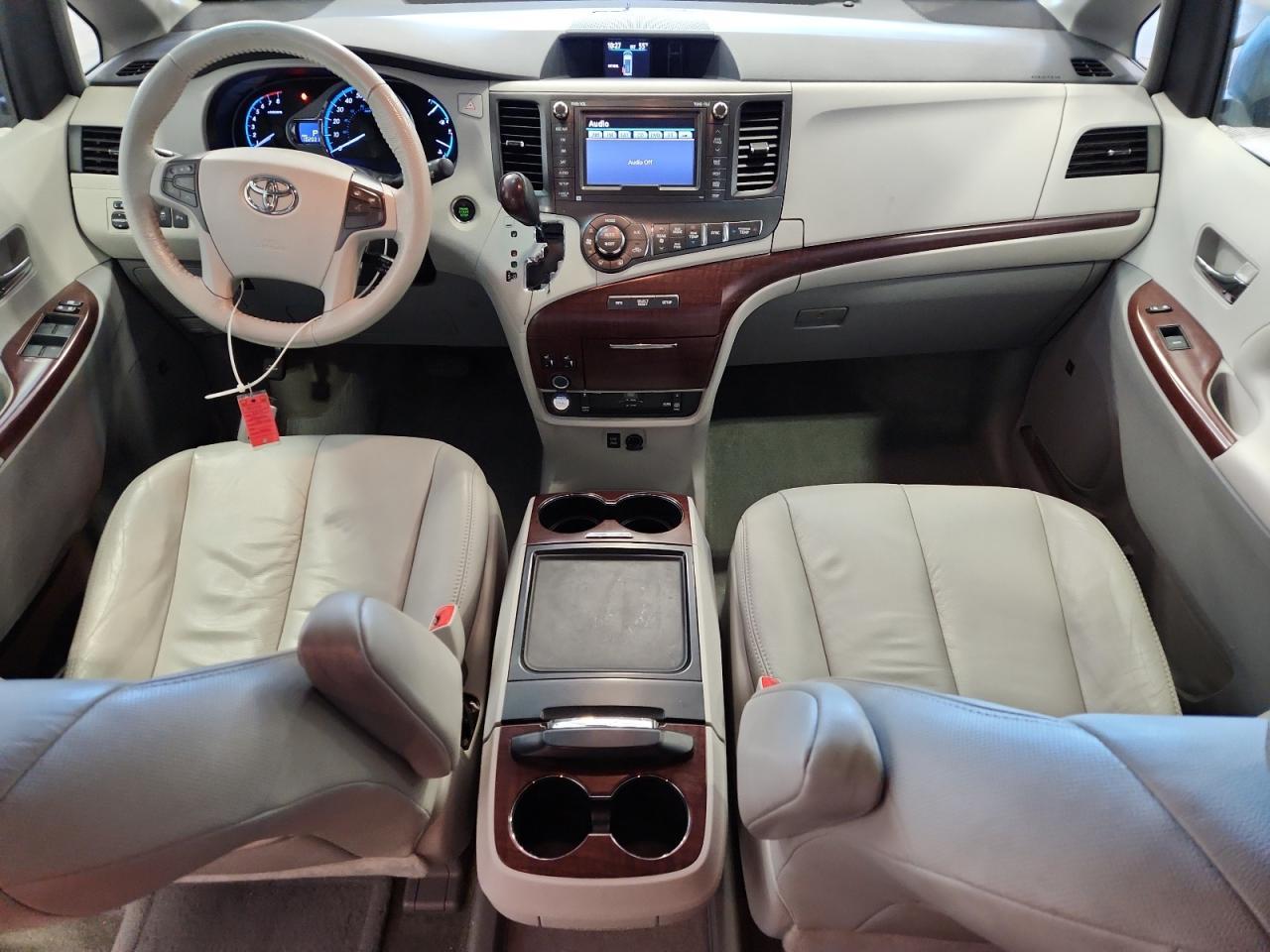 2012 TOYOTA SIENNA