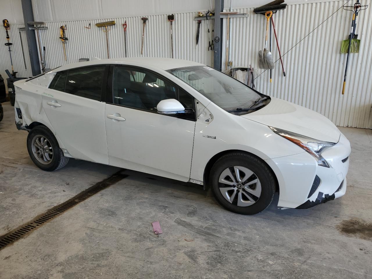 2017 TOYOTA PRIUS
