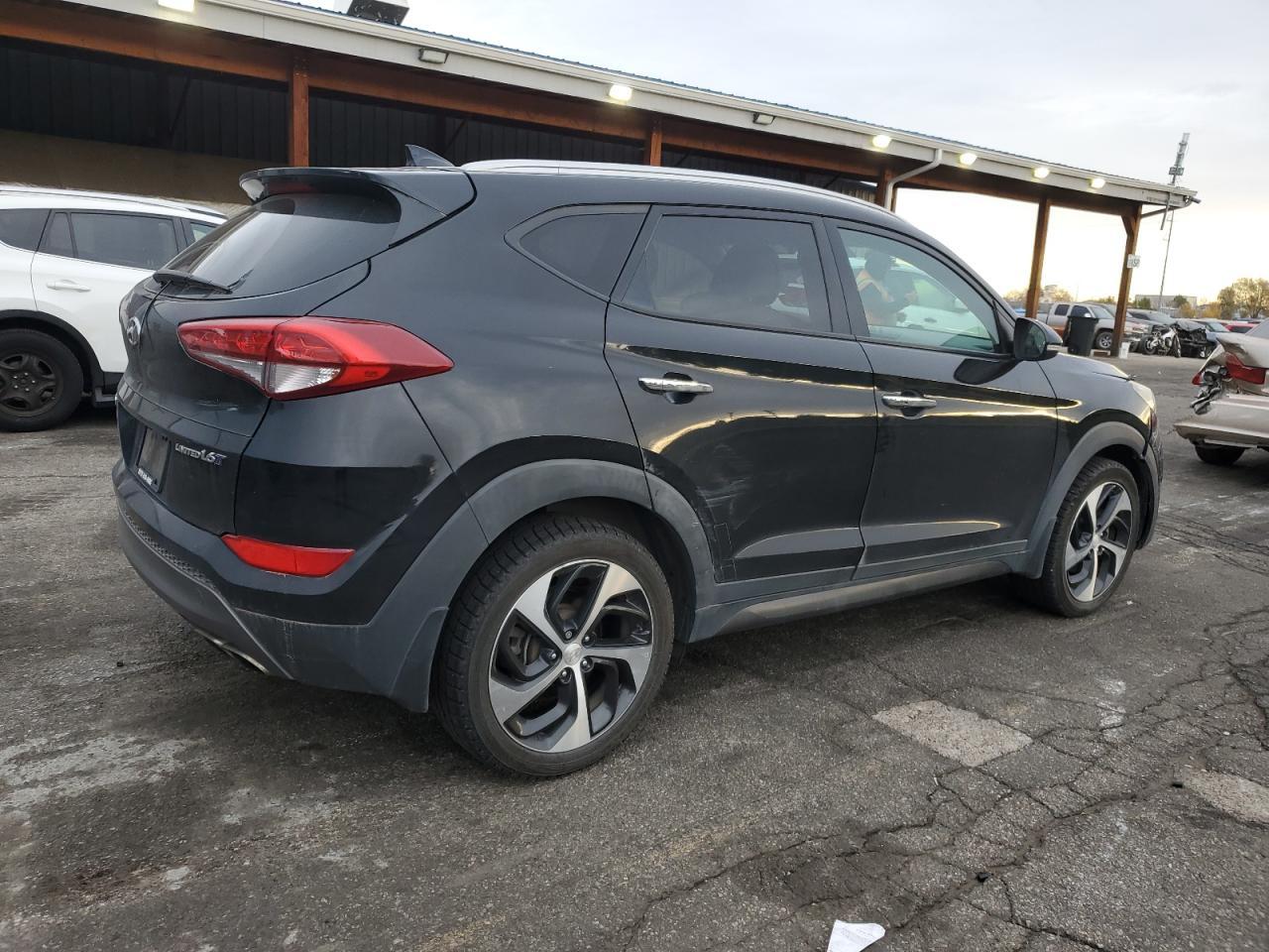 2016 HYUNDAI TUCSON