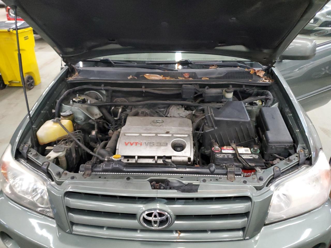 2005 TOYOTA HIGHLANDER