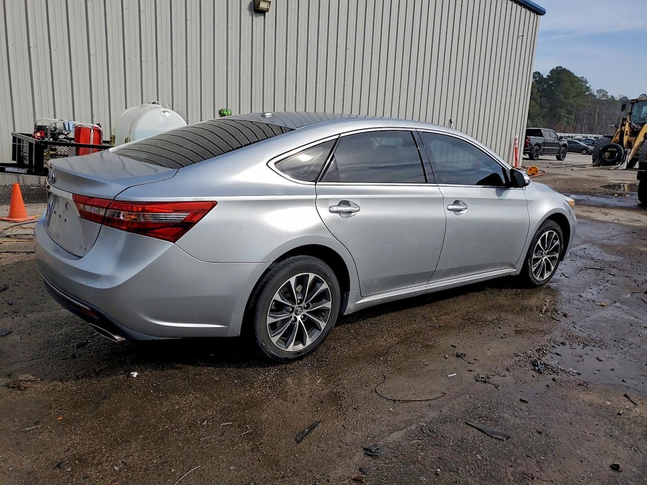 2017 TOYOTA Avalon