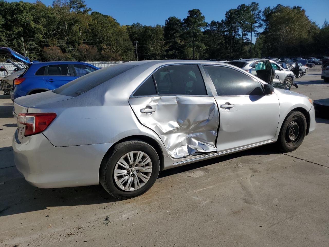 2014 TOYOTA CAMRY