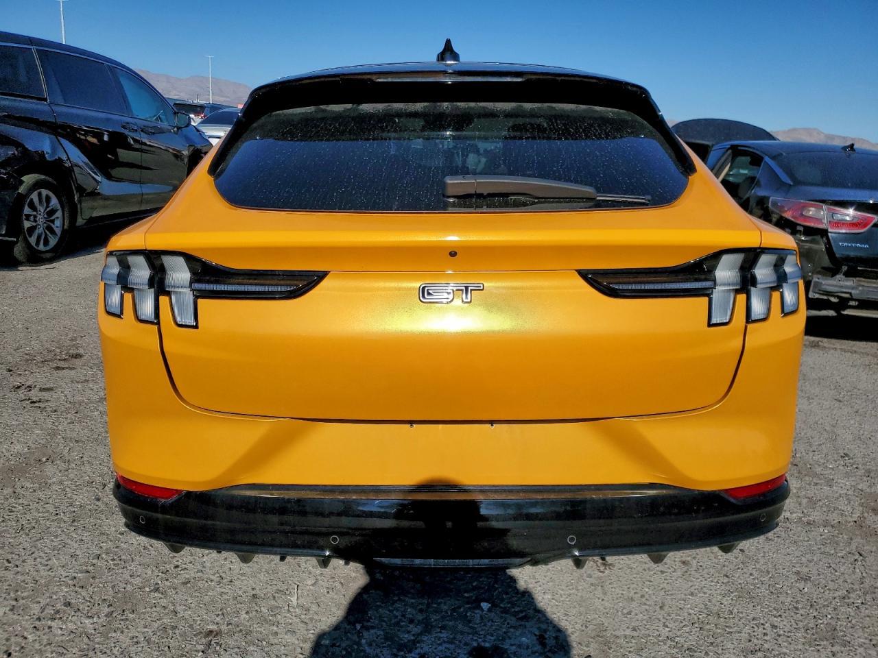2022 FORD Mustang Mach-E