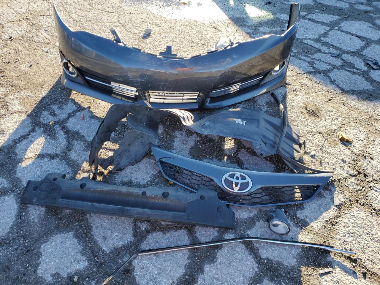2014 TOYOTA CAMRY