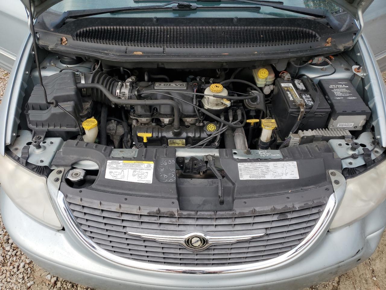 2002 CHRYSLER Town & Country