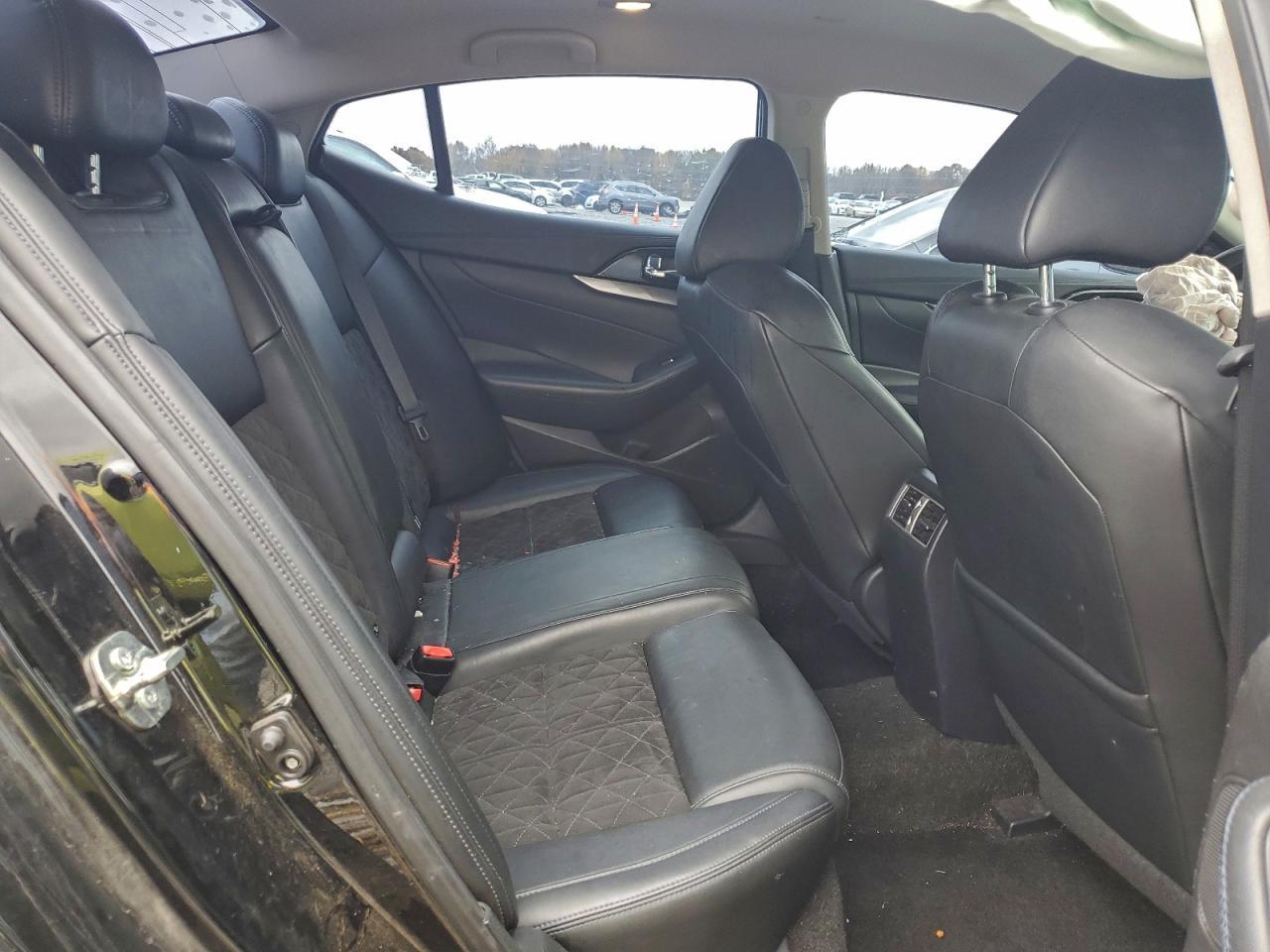 2017 NISSAN Maxima