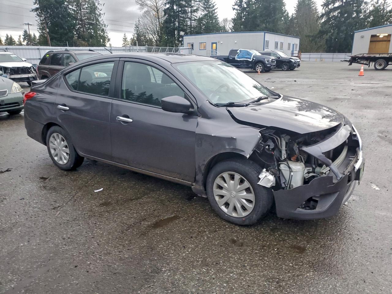 2015 NISSAN VERSA