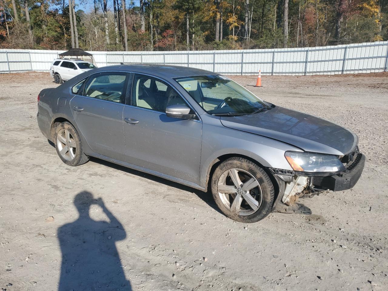 2014 VOLKSWAGEN Passat